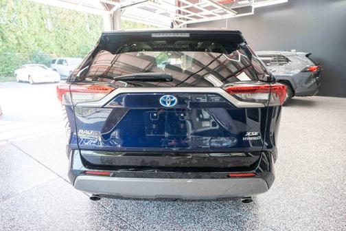 2021 Toyota RAV4 Hybrid SE