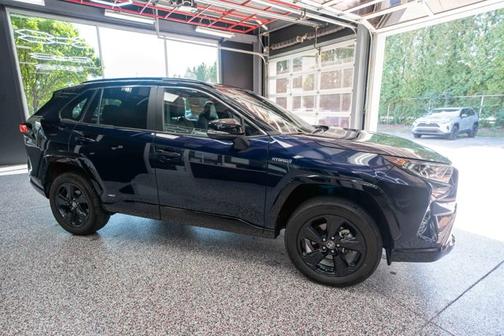 2021 Toyota RAV4 Hybrid SE