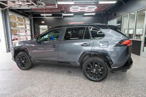 2023 Toyota RAV4 Hybrid SE