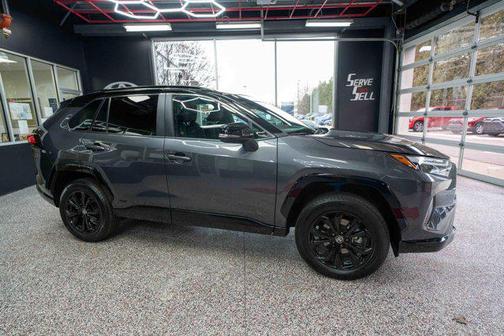 2023 Toyota RAV4 Hybrid SE