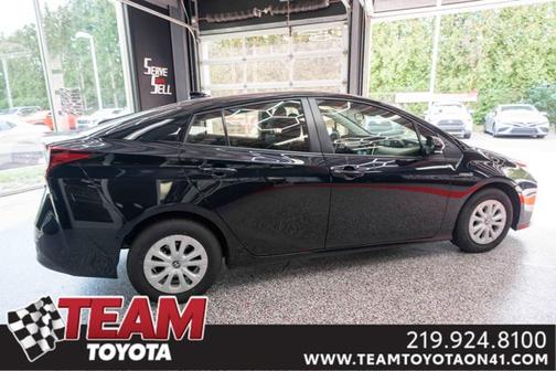 2022 Toyota Prius LE