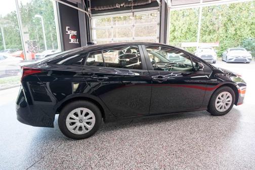 2022 Toyota Prius LE