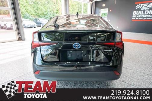 2022 Toyota Prius LE