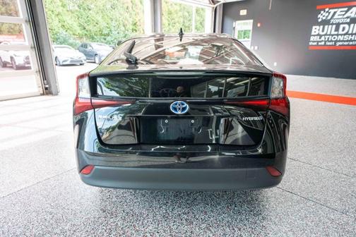 2022 Toyota Prius LE