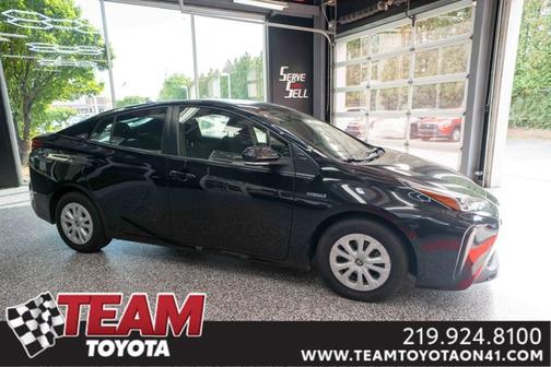 2022 Toyota Prius LE