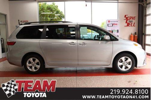 2020 Toyota Sienna LE