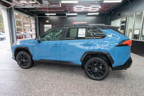 2022 Toyota RAV4 Hybrid SE
