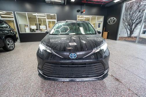 2024 Toyota Sienna XLE