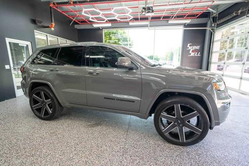 Sting-Gray Clearcoat 2019 Jeep Grand Cherokee Altitude