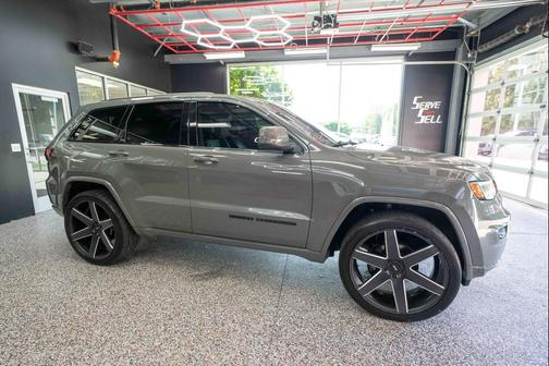 Sting-Gray Clearcoat 2019 Jeep Grand Cherokee Altitude