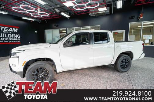 2023 Nissan Frontier SV