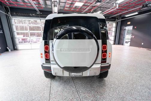 2024 Land Rover Defender 110 P300