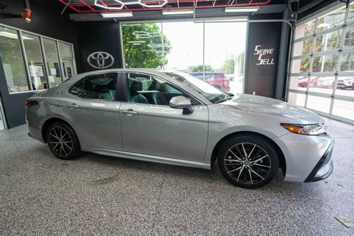 Celestial Silver Metallic 2024 Toyota Camry SE