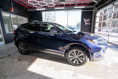 2022 Toyota Venza LE