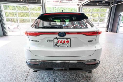 Wind Chill Pearl 2023 Toyota Venza Nightshade Edition