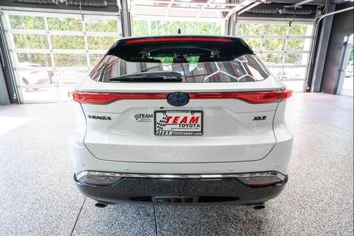 Wind Chill Pearl 2023 Toyota Venza Nightshade Edition
