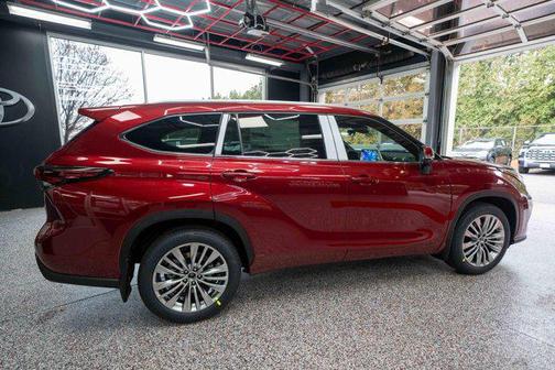 2026 Toyota Highlander Platinum