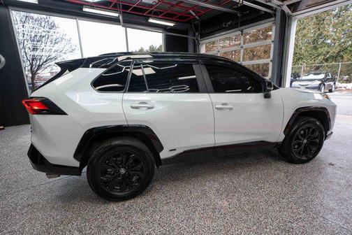 2024 Toyota RAV4 Hybrid SE