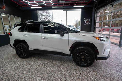 2024 Toyota RAV4 Hybrid SE