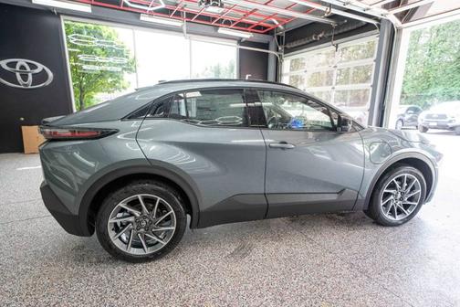 Overcast 2026 Toyota C-HR XSE