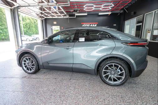 Overcast 2026 Toyota C-HR XSE