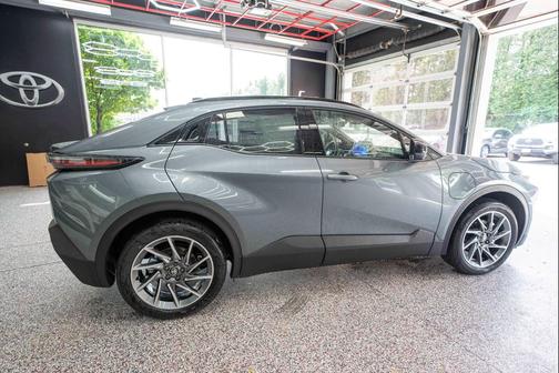 Overcast 2026 Toyota C-HR XSE