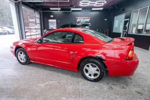 1999 Ford Mustang Base