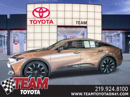 Bronze Age/Black 2023 Toyota Crown Platinum