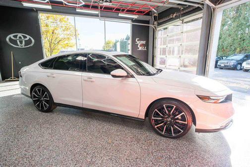 2025 Honda Accord Hybrid Touring