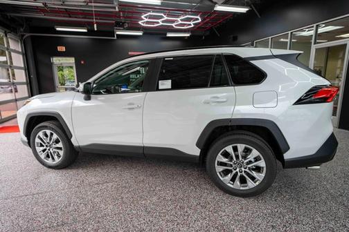 2025 Toyota RAV4 XLE Premium