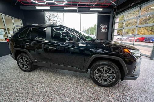 2025 Toyota RAV4 Hybrid SE