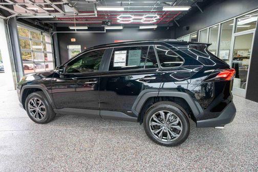 2025 Toyota RAV4 Hybrid SE