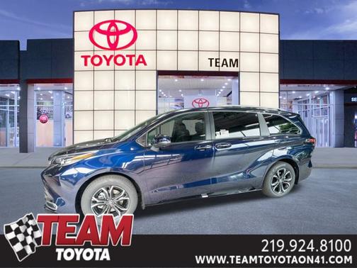 2025 Toyota Sienna Platinum 7 Passenger