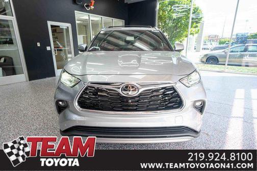 2025 Toyota Highlander Platinum