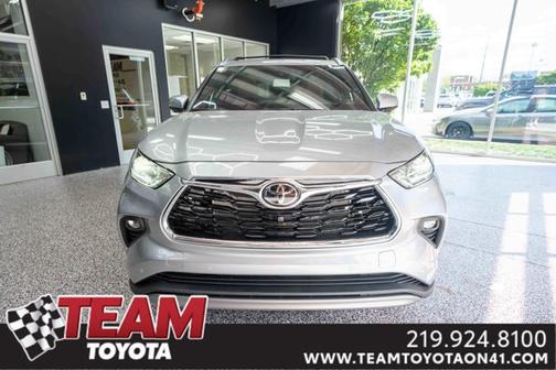2025 Toyota Highlander Platinum
