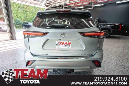 2025 Toyota Highlander Platinum