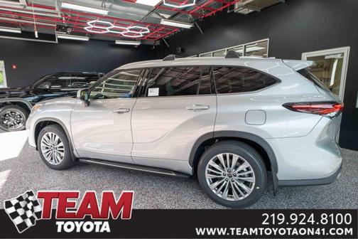 2025 Toyota Highlander Platinum