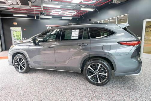 2022 Toyota Highlander XSE