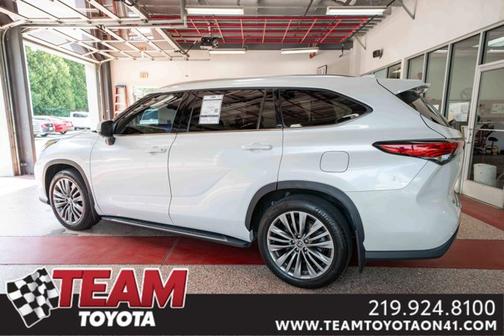 2023 Toyota Highlander Platinum