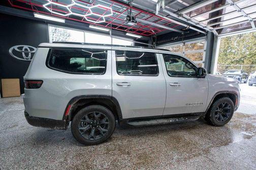 2023 Jeep Wagoneer Series II Carbide 4x2