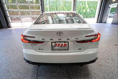Ice Cap 2025 Toyota Camry SE