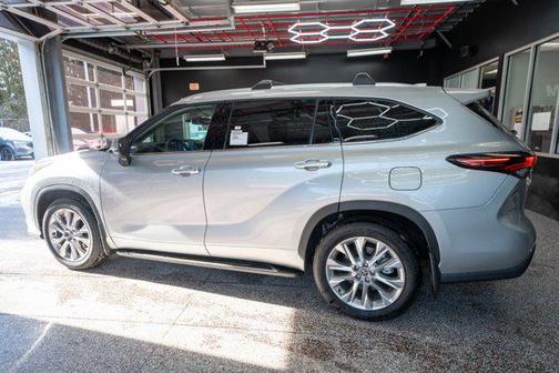 2025 Toyota Highlander Limited