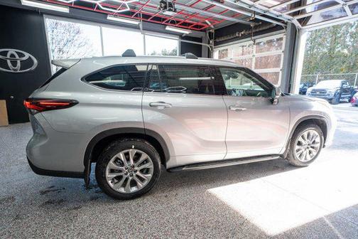 2025 Toyota Highlander Limited