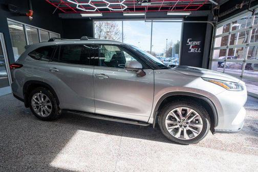 2025 Toyota Highlander Limited