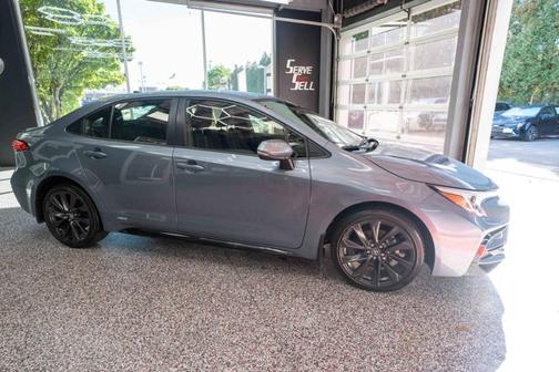 2024 Toyota Corolla Hybrid SE