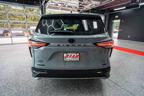 2026 Toyota Sienna XSE 7 Passenger