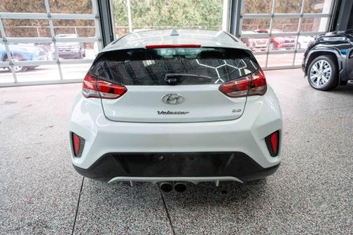 2019 Hyundai Veloster 2