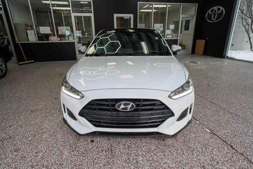 2019 Hyundai Veloster 2