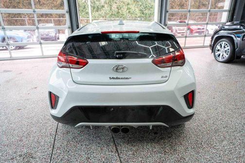 2019 Hyundai Veloster 2