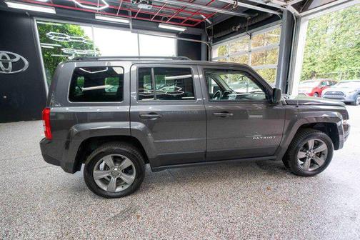 Granite Crystal Metallic Clearcoat 2015 Jeep Patriot High Altitude Edition